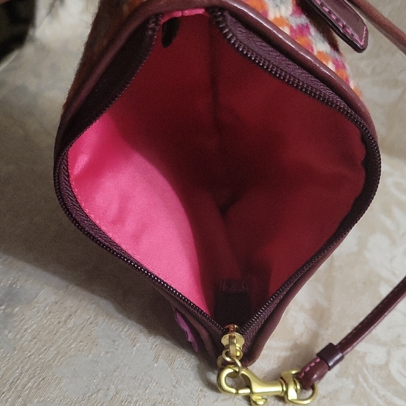 COACH HOUNDSTOOTH WRISTLET NWOT ROSETTE BROOCH